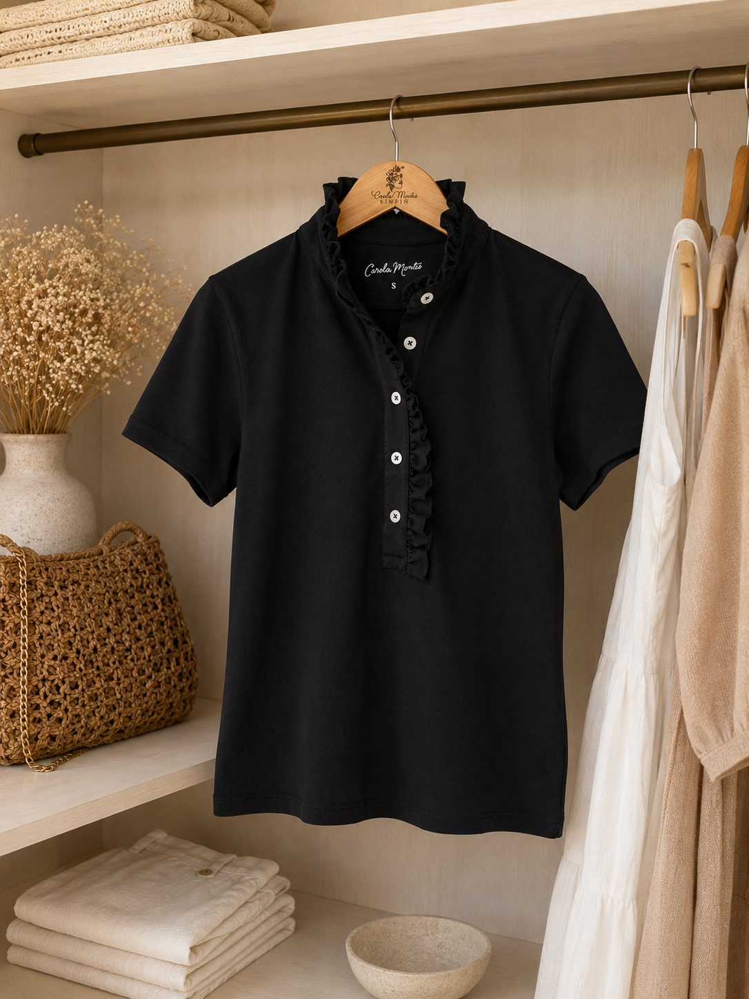 Polera Luz Negro Manga Corta
