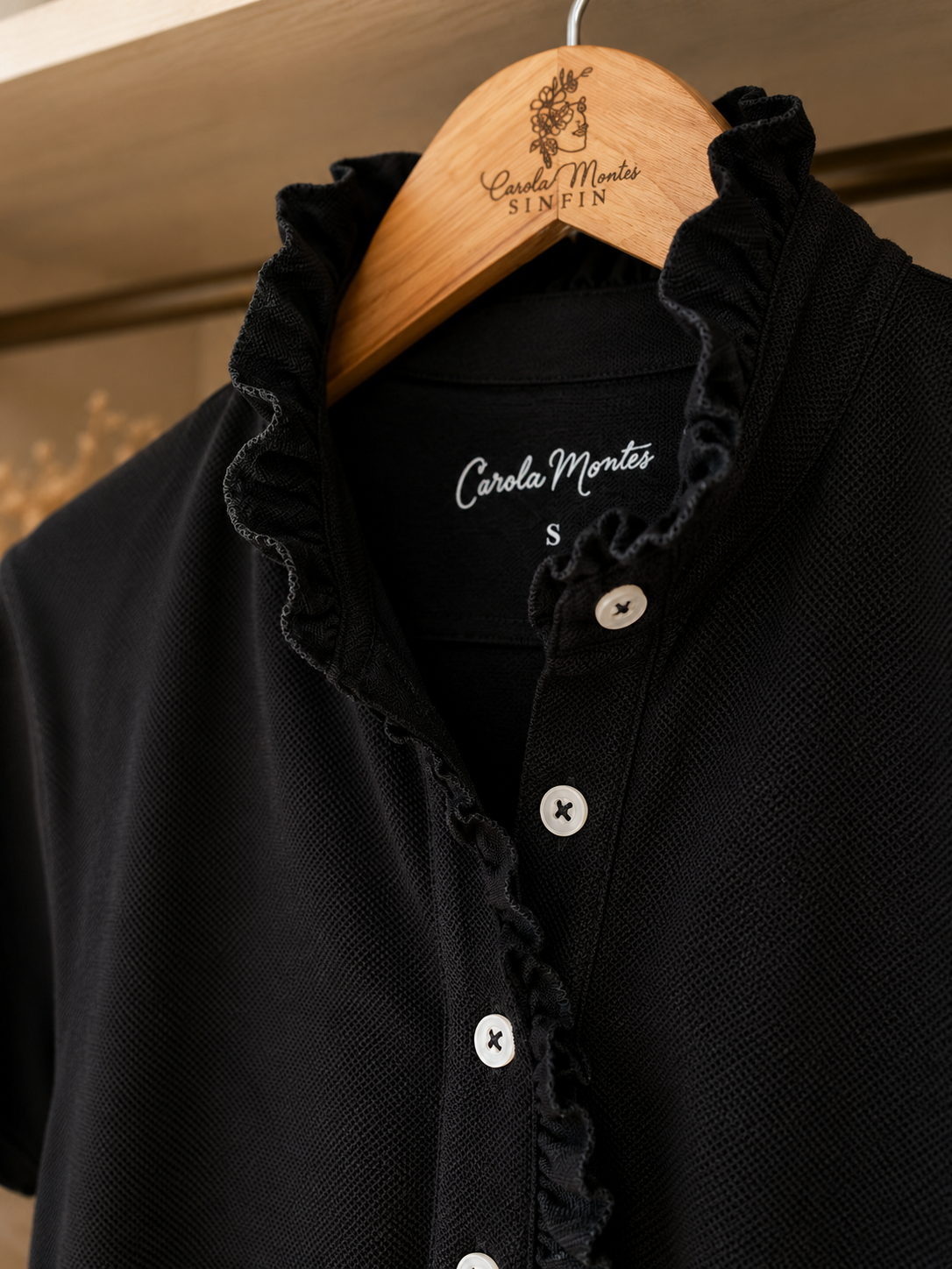 Polera Luz Negro Manga Corta