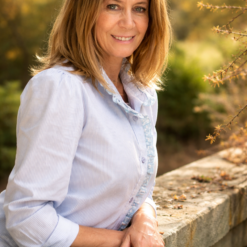 Blusa Carola Celeste Minilíneas II - Imagen 3